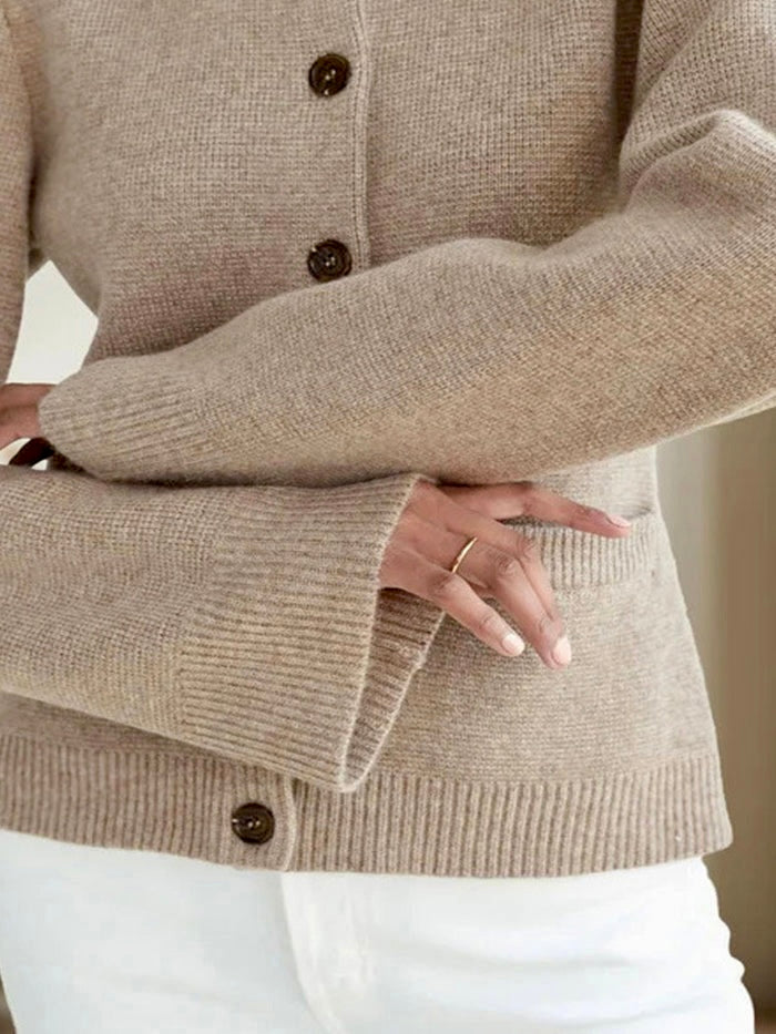 Claire_Strickjacke_Taupe1_3.4