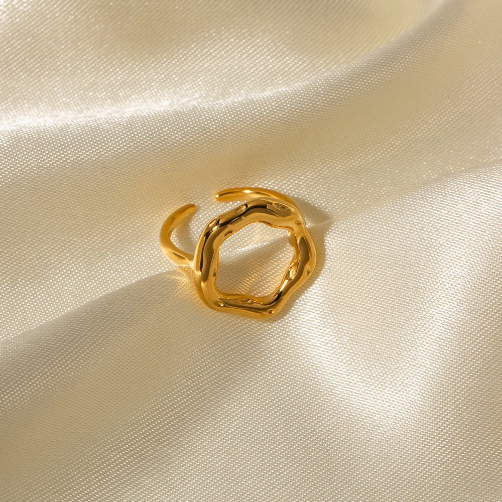 Luna Ring